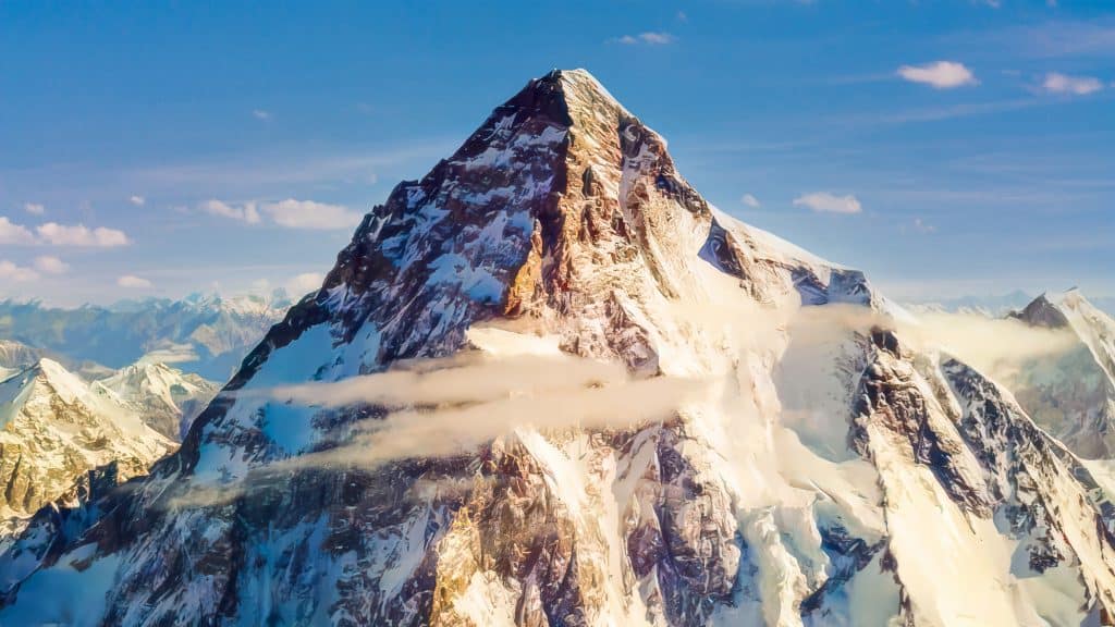 Pico do Monte Everest visto de frente