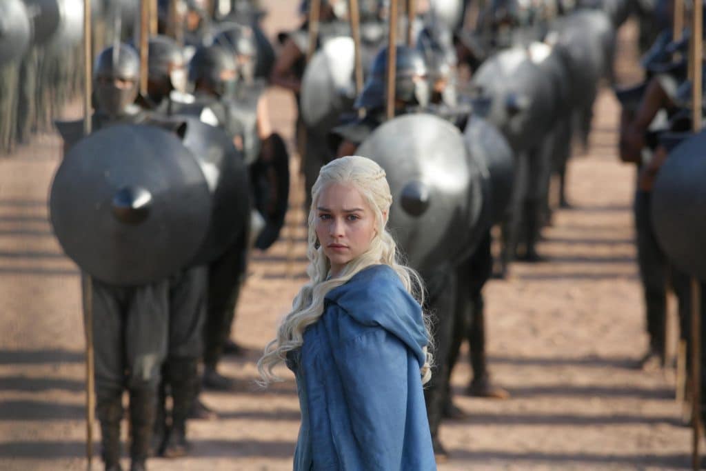 Emilia Clarke como Daenerys Targaryen em 'Game of Thrones'. Imagem: HBO/Divulgação