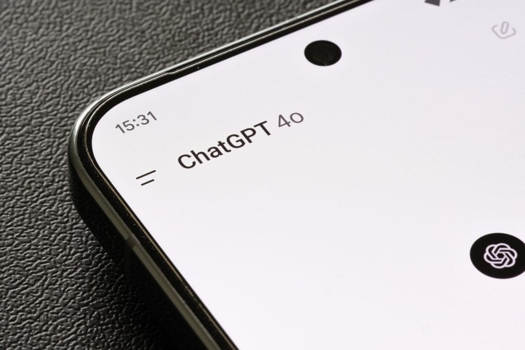 ChatGPT 4o e um smartphone