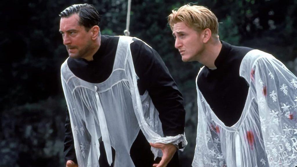 protagonistas do filme We're No Angels (1989) / Credito: Paramount Pictures (divulgação)