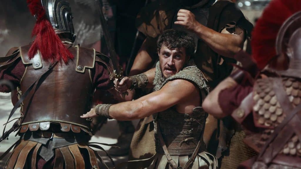 Cena de Gladiador 2, alguns personagens do elenco original estão na continuação