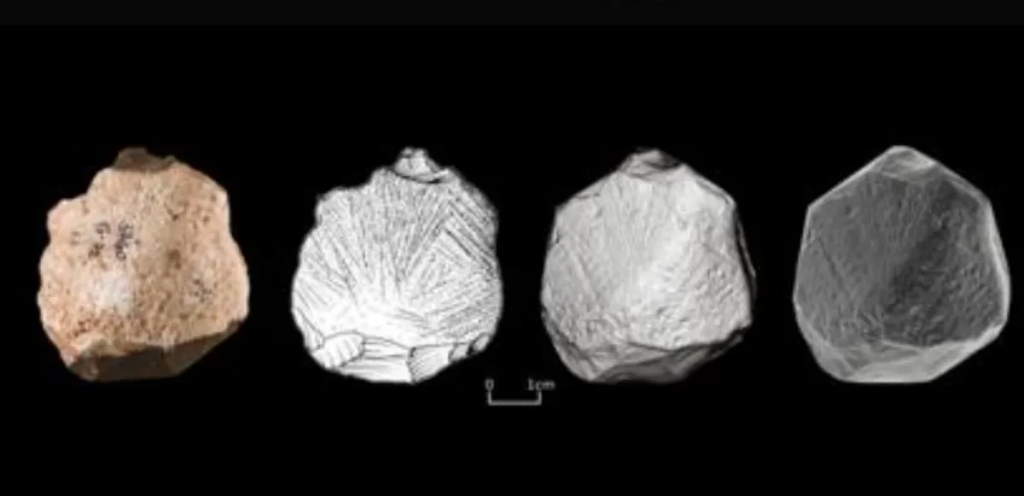Rochas adornadas de riscos sugerem pensamento criativo em homens-das-cavernas há 100.000 anos.