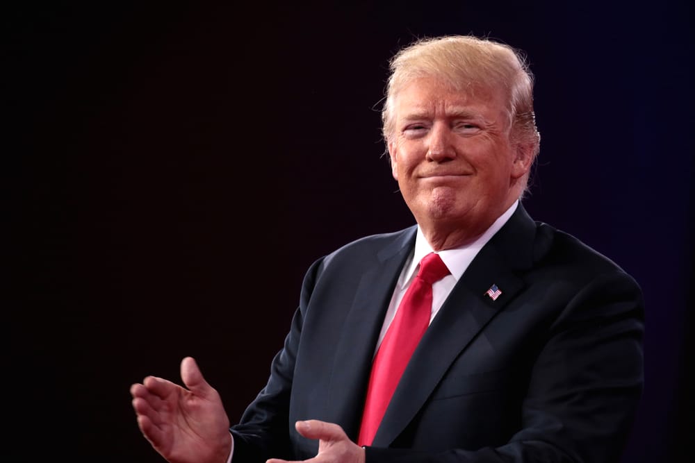 Donald Trump é banido do Snapchat