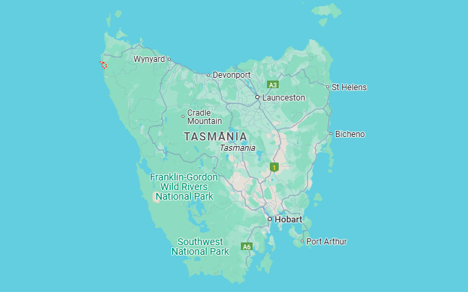 Mapa da Tasmânia, mostrando a enseada Rio Arthur (linha vermelha)
