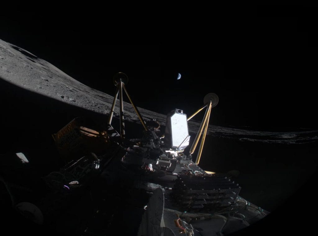 A nave espacial Athena, da empresa Intuitive Machines (IM), foi declarada como "morta" após tombar na superfície da Lua durante sua tentativa de pouso.