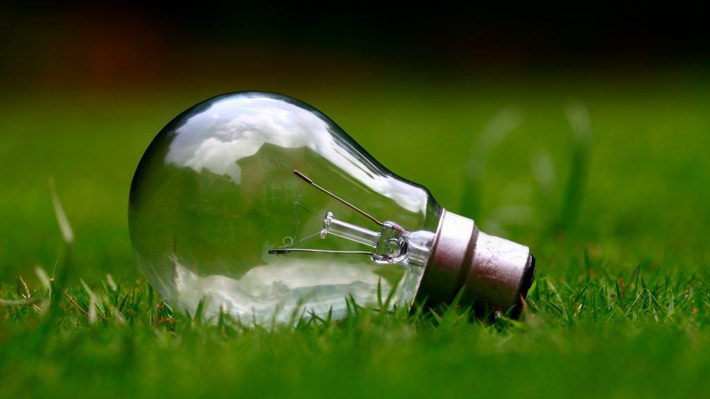 Energia limpa via Aashes Sitoula/Unsplash