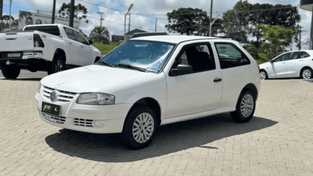 Foto do Gol City 1.0 estacionado