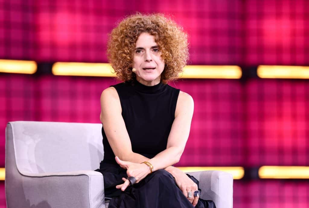 Carol Baracat, diretora global de Marketing Integrado do TikTok. Imagem: Divulgação/Web Summit Rio