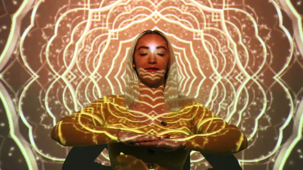 Mulher manifesting