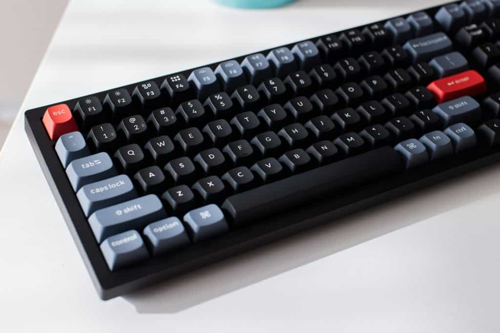 Teclado sem fio. Imagem: Padraig Treanor/Unsplash