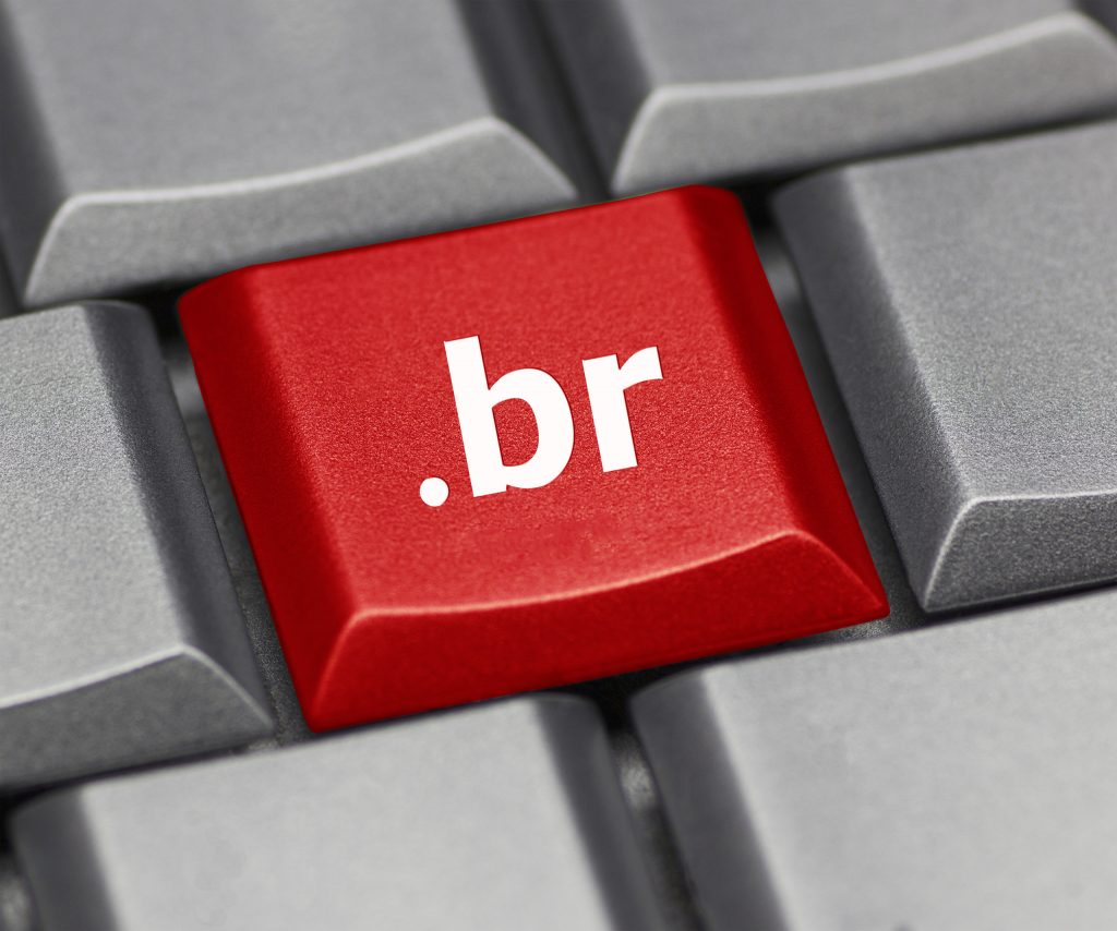 Tecla de um teclado de computador com os dizeres ".br"