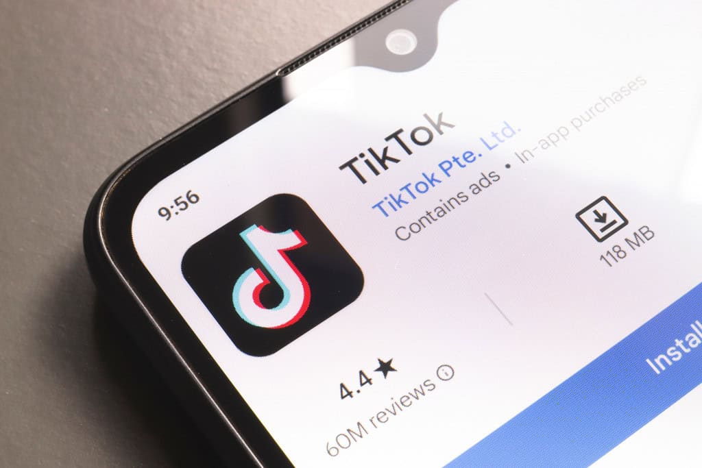 Página do TikTok em um smartphone