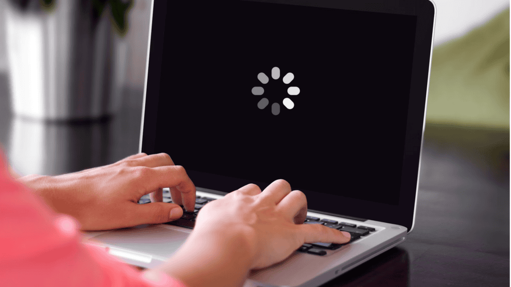Computador com tela de carregamento