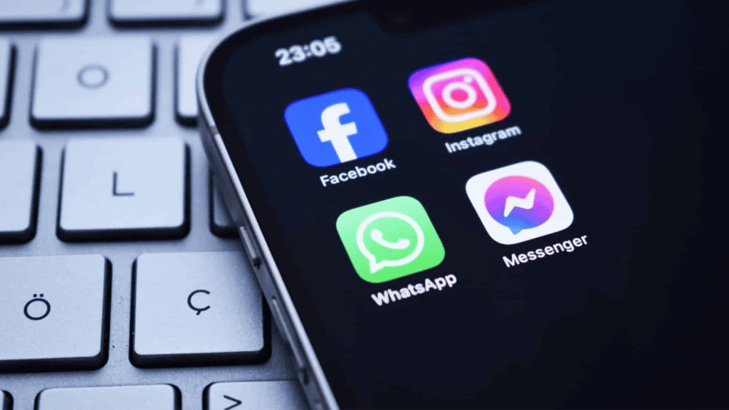 Ícones de algumas redes socais em um celular