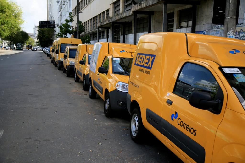 Carros dos Correios (Sedex)