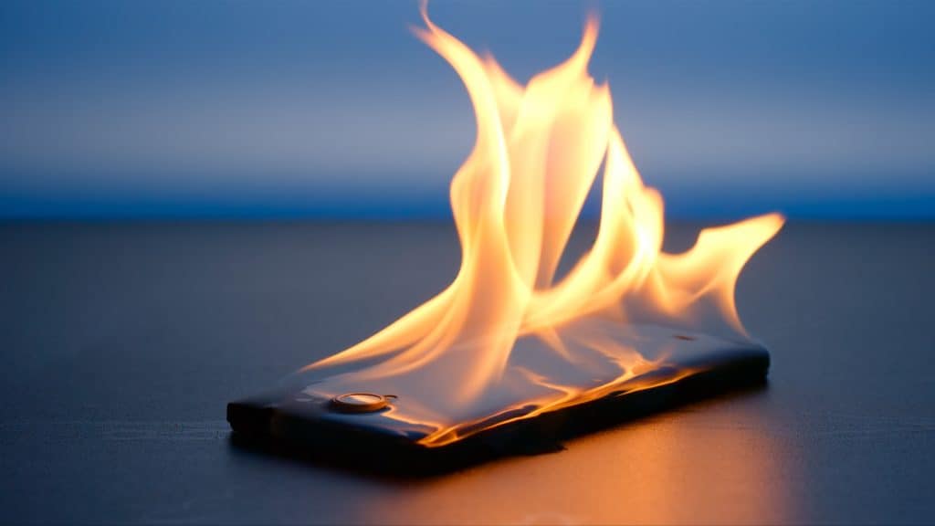 celular pegando fogo