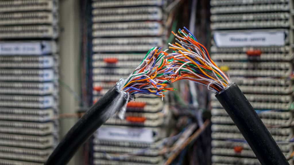 Cabo de internet cortado em data center