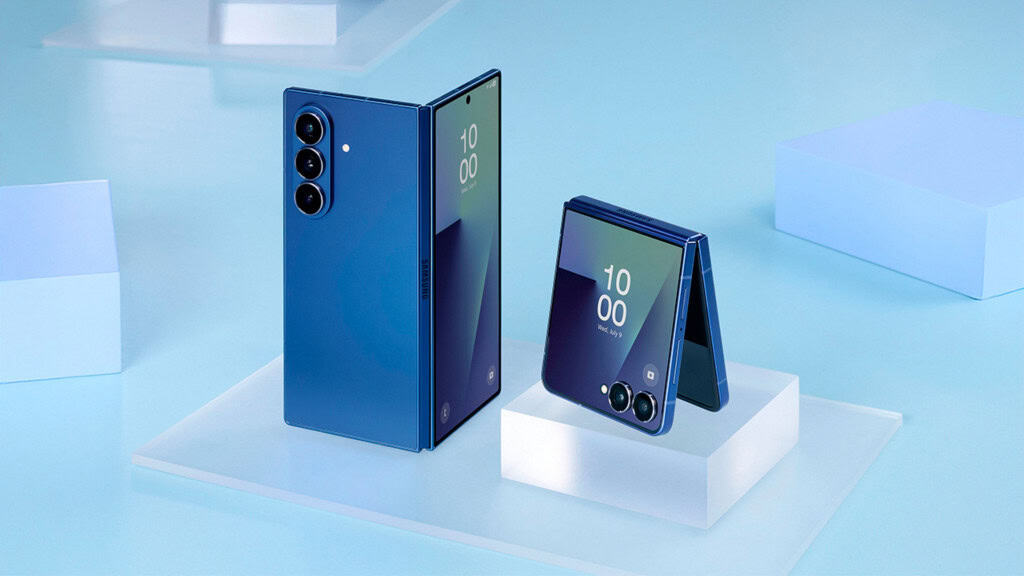 Foto de Galaxy Z Fold 7 ao lado de Galaxy Z Flip 7