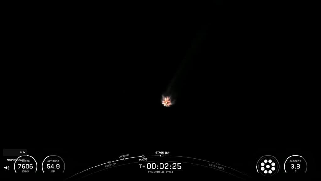 Primeiro estágio do Falcon 9 voltando à Terra