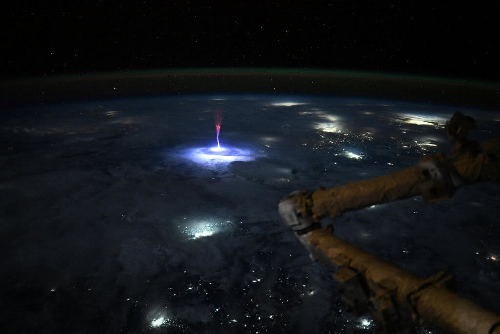 Fenômeno sprite visto do Espaço