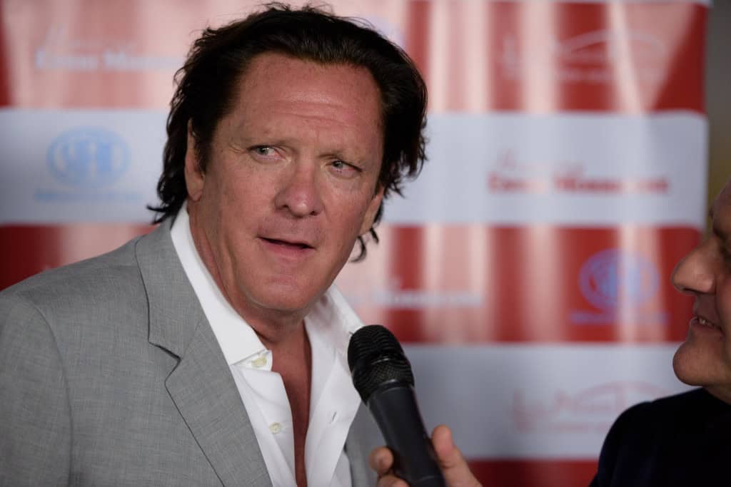 Michael Madsen sendo entrevistado