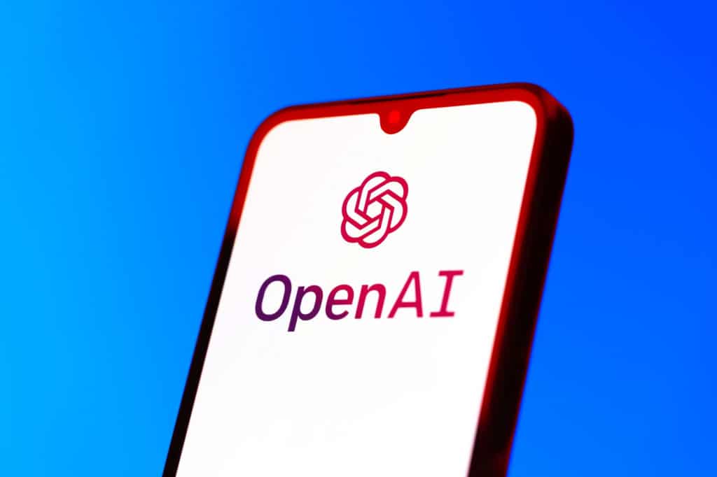 Logo da OpenAI em um smartphone