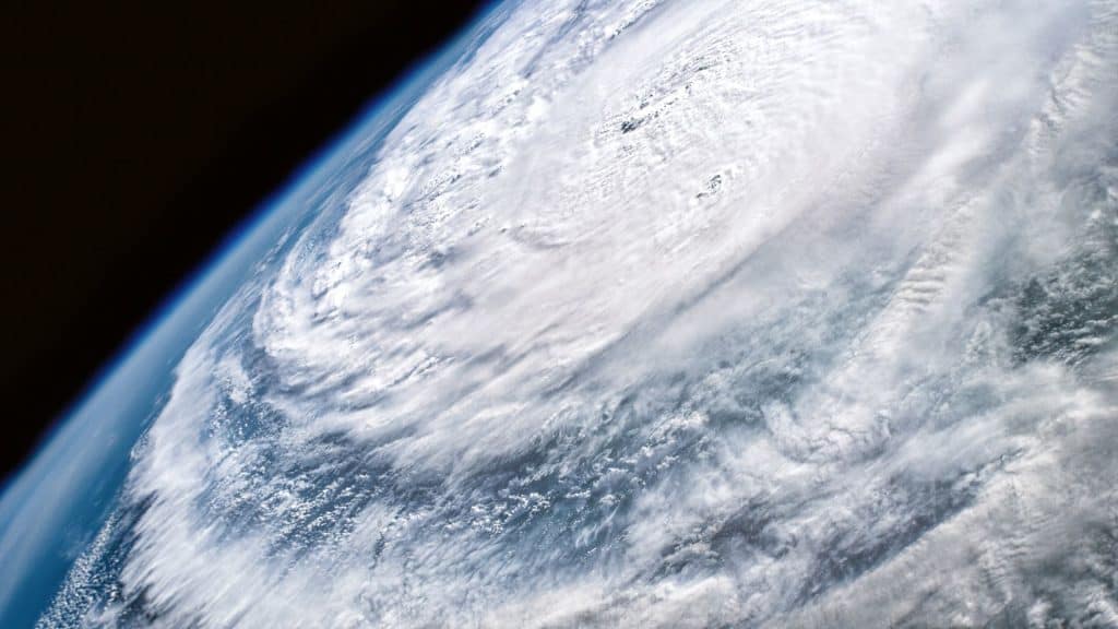 Furacão Milton do espaço. Melhoria digital de uma imagem pela NASA