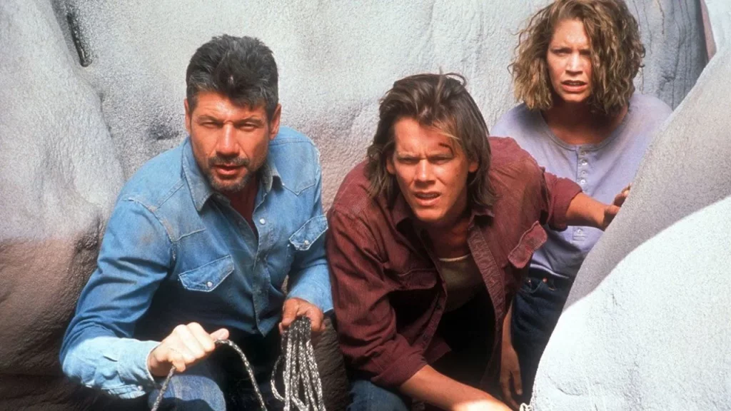 Kevin Bacon em O Ataque dos Vermes Malditos (1990)