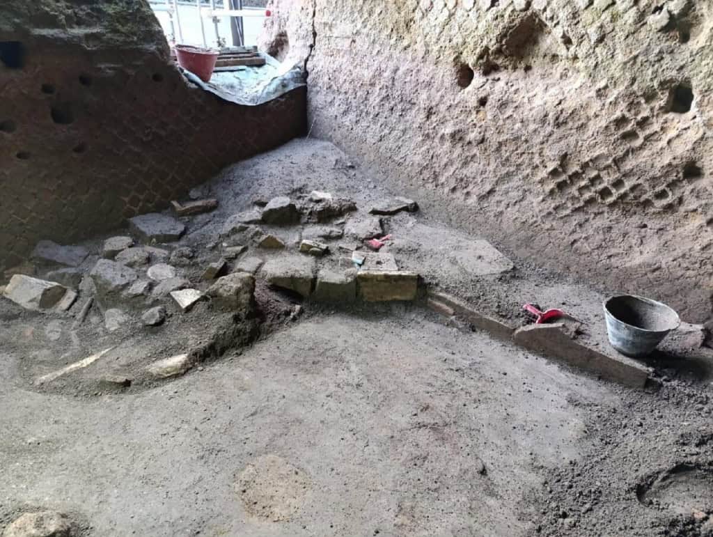 Durante as escavações, os pesquisdores descobriram que os novos moradores reorganizaram as antigas casas após a erupção do Vesúvio.