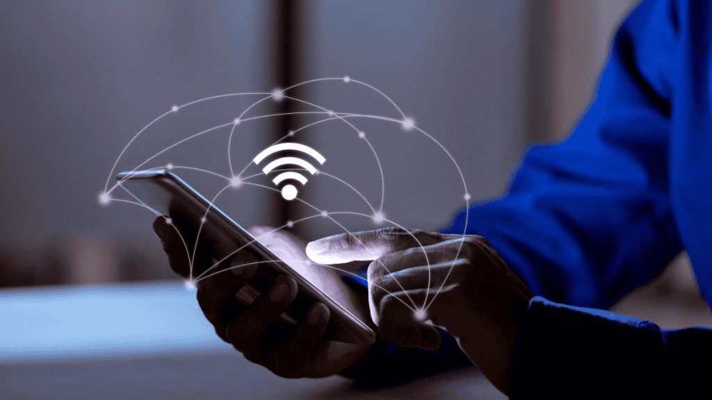 Pessoa acessando o Wi-Fi