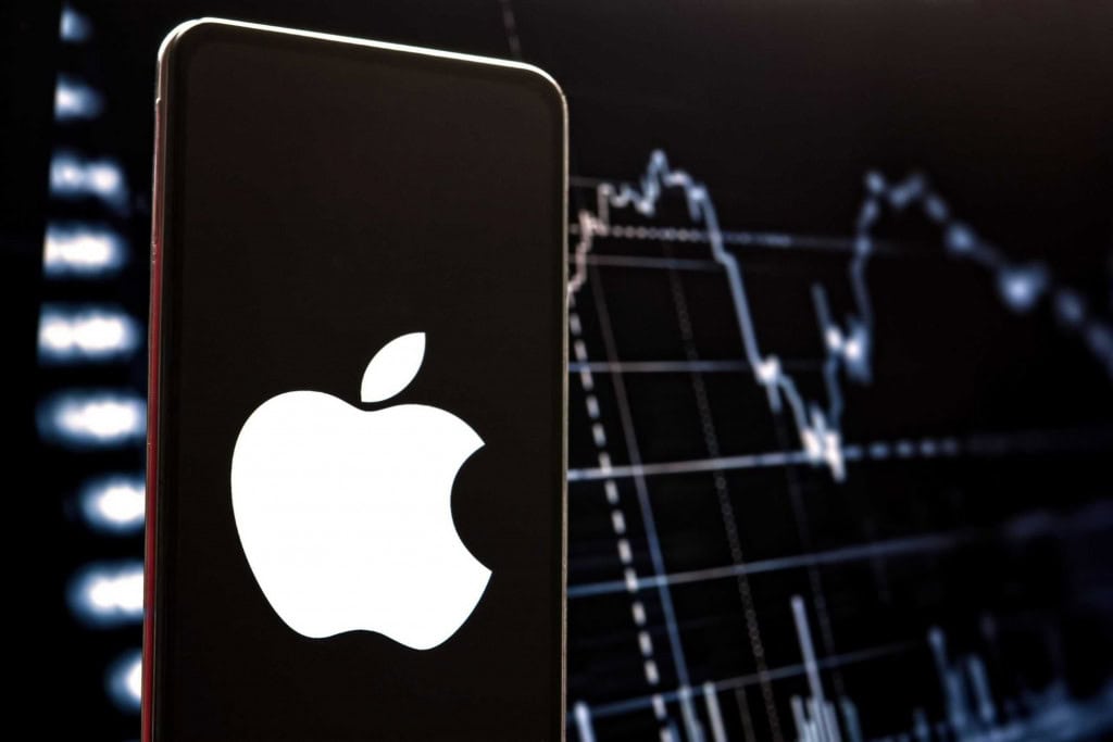 Logo da Apple com gráfico ao fundo