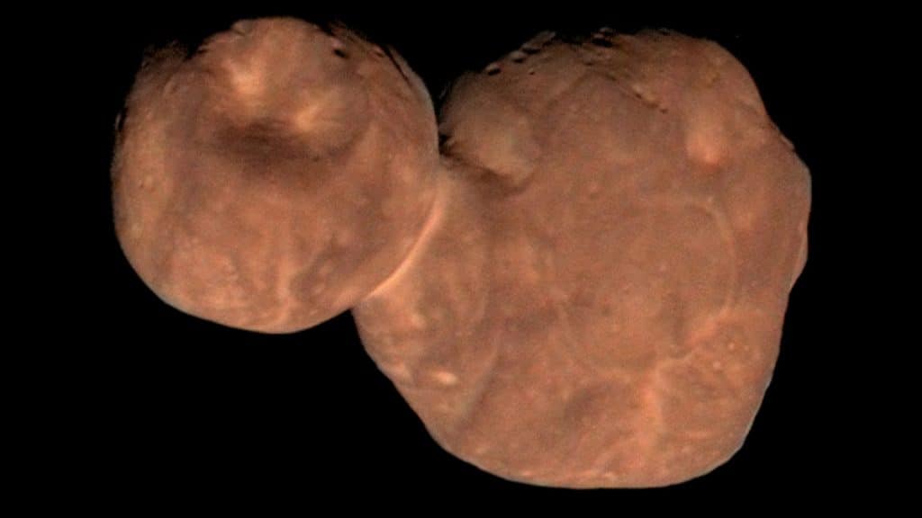 Arrokoth, asteroide binário que orbita além de Netuno, no Cinturão de Kuiper