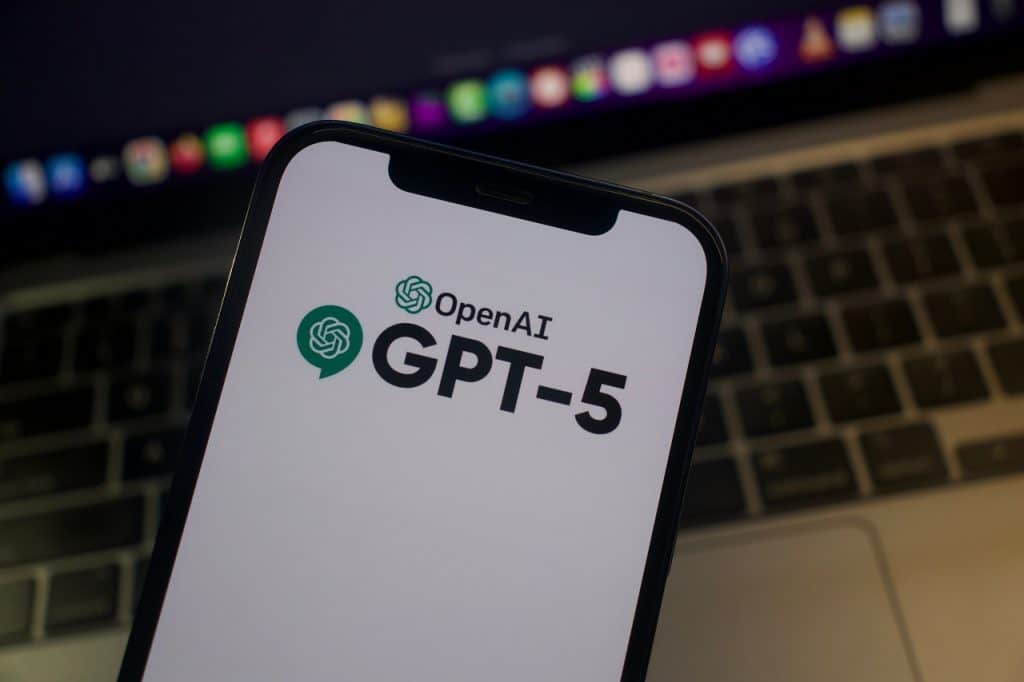 Logos da OpenAI e do GPT-5