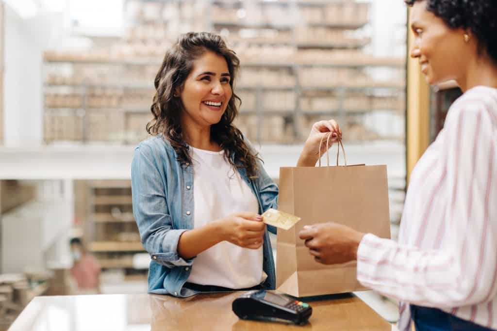 consumidora compra loja