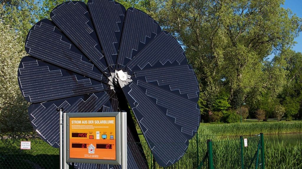 Painel solar no formato Smartflower, em Viena