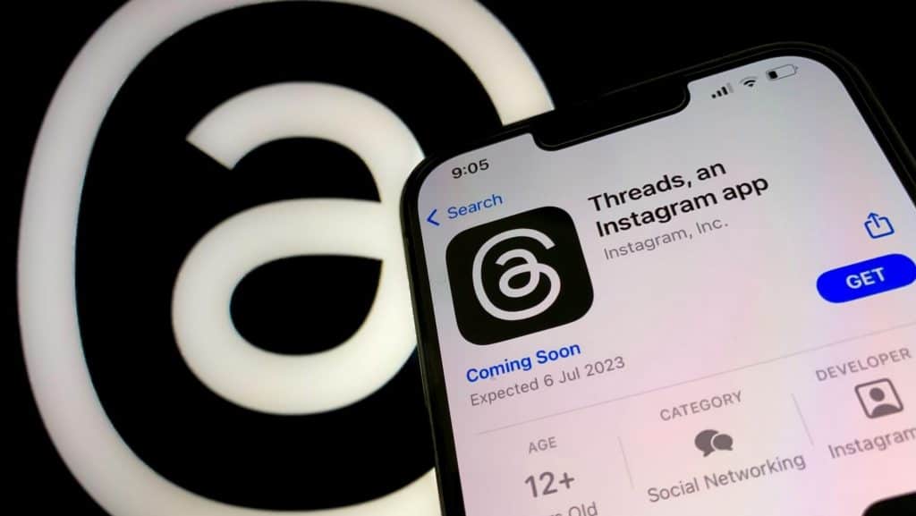 Tela de celular mostrando o aplicativo Threads na App Store.