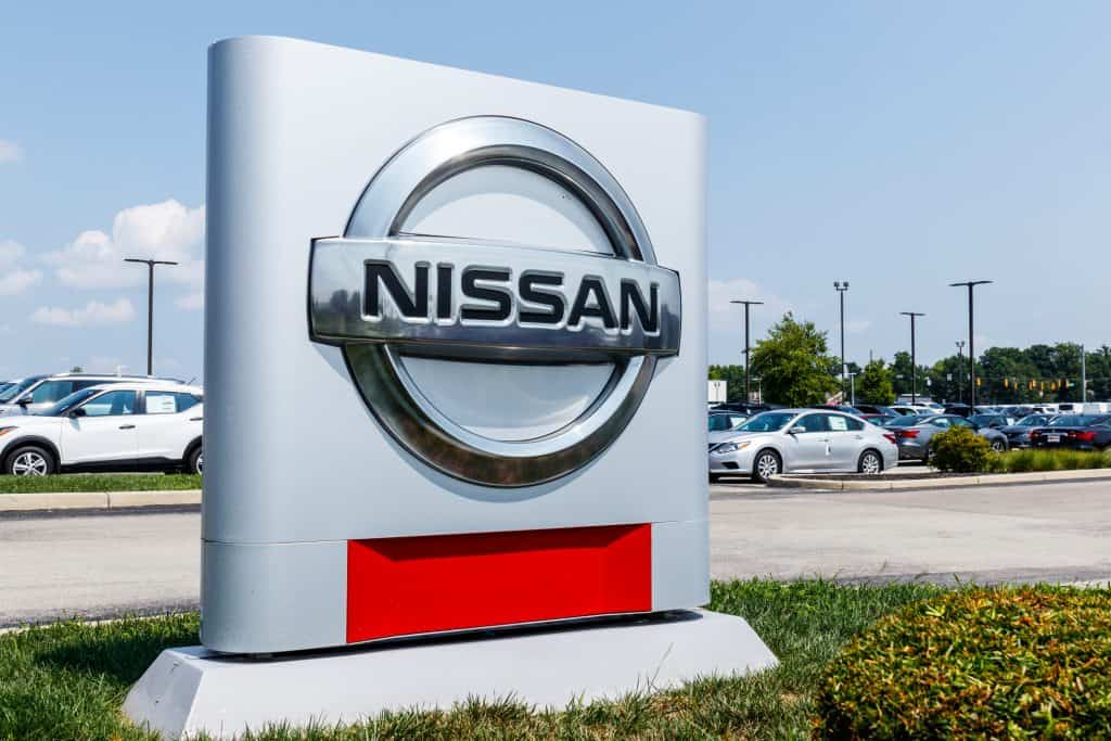 logo nissan
